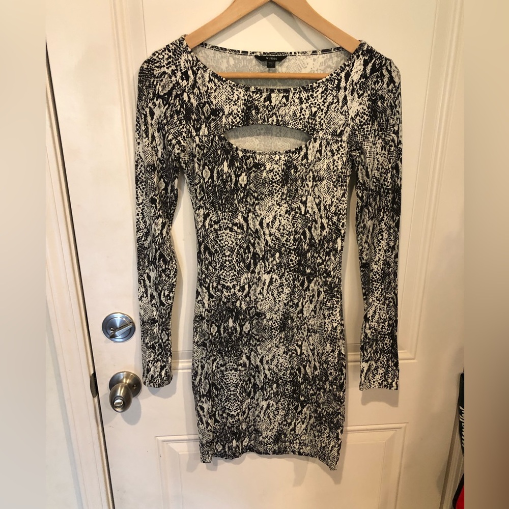 Guess sz small (0-2) keyhole fitted long sleeve party dress animal print.